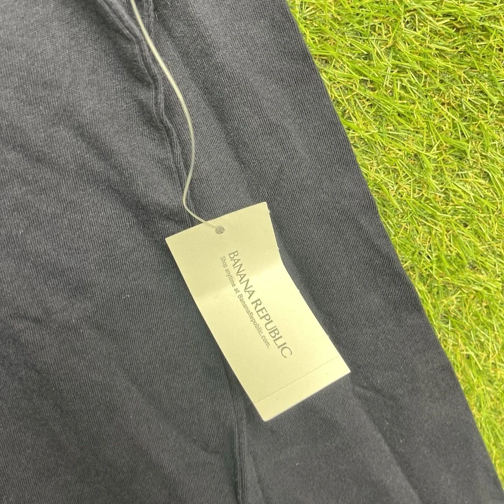 Banana Republic shop confidence